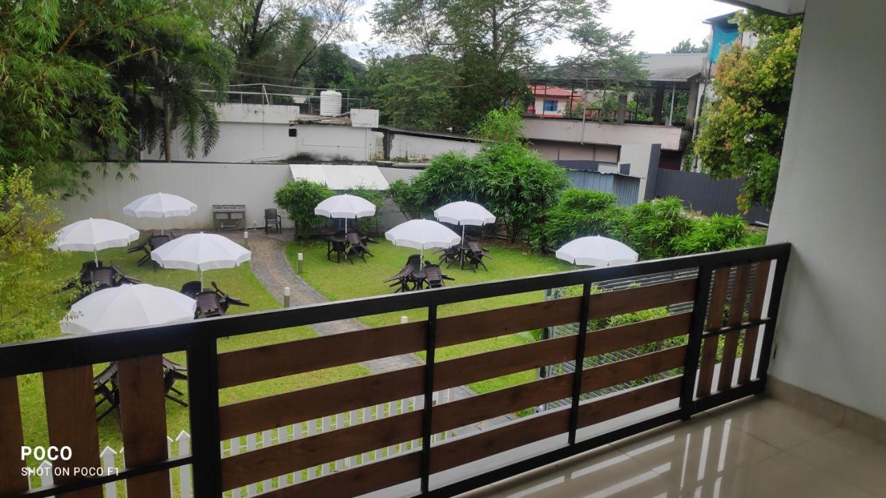 Emperor-Hotel Rachana Continental Pvt Ltd Kizhake Chālakudi Exterior foto